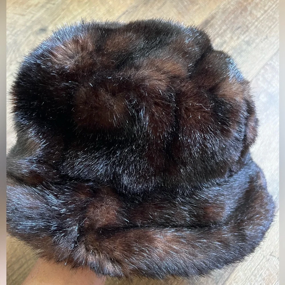 Faux‎ fur Elegant Black and brown hat